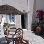 Nomikos Aparthotel