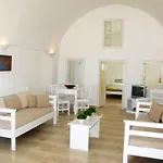 Nomikos Aparthotel 4*
