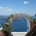 Aparthotel Nomikos