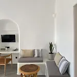 Nomikos 4* Fíra