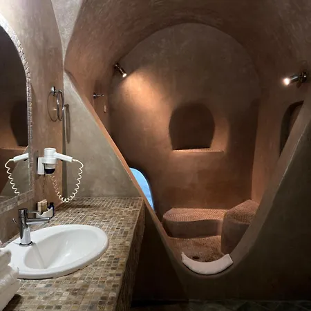 Hotel apartamentowy Nomikos 4*