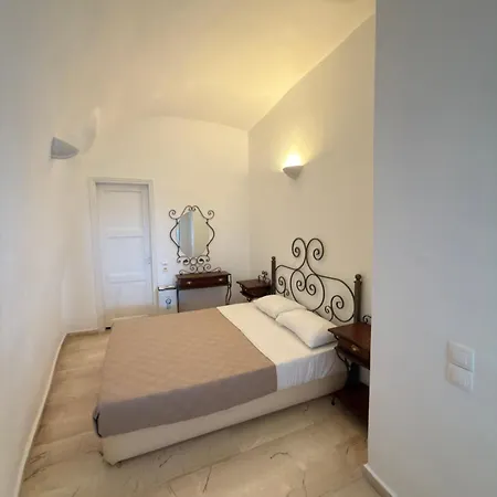 Nomikos Hotel apartamentowy Fira (Santorini)