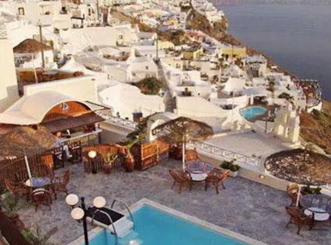 Lägenhetshotell Nomikos 4*