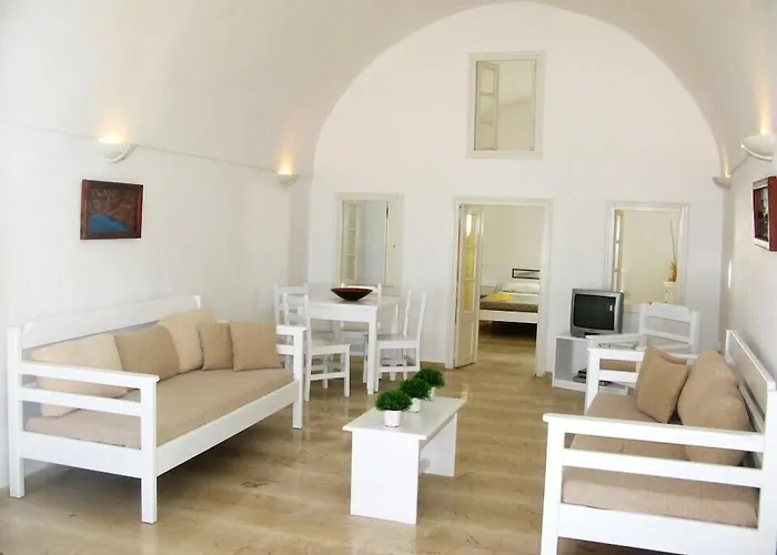 Nomikos Aparthotel 4*