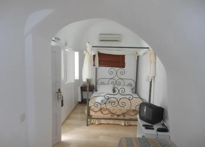 Nomikos 4* Fira (Santorini)