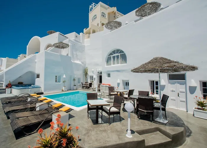 Nomikos Lägenhetshotell Fira (Santorini)