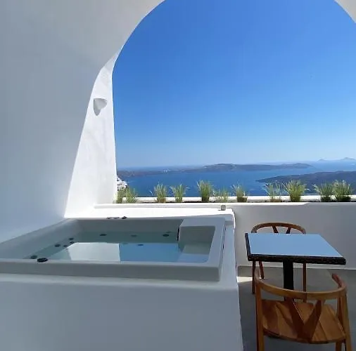 Nomikos 4* Fira (Santorini)