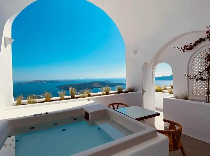 Nomikos 4* Fira (Santorini)