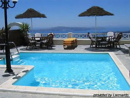 Nomikos Fira (Santorini)