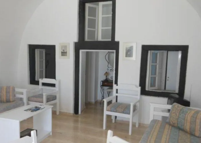 Nomikos Aparthotel