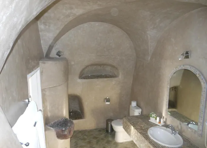 Aparthotel Nomikos Fira (Santorini)