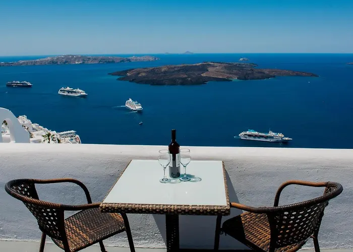 Nomikos Lägenhetshotell Fira (Santorini)