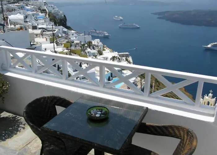 Nomikos Aparthotel 4*