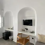 Nomikos