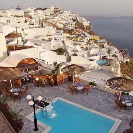 Lägenhetshotell Nomikos 4*