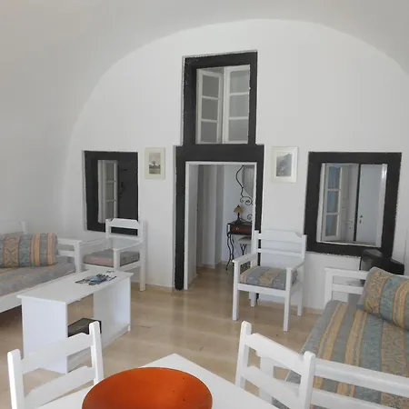 Lägenhetshotell Nomikos 4*