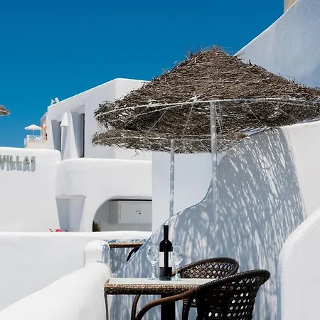 Nomikos Lägenhetshotell 4*