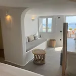نوميكوس فيلاز 4* ثيرا